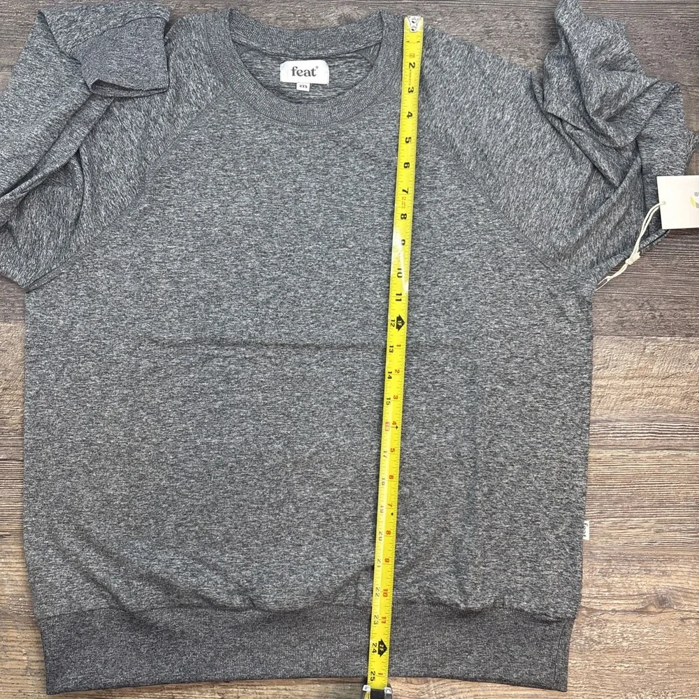 Feat Unisex Medium FlowTech Roam Crewneck Heather Gray 4 Way‎ Stretch NEW